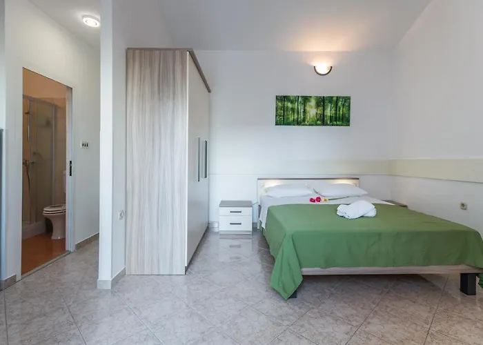 Nena Gostinjska kuća 4*